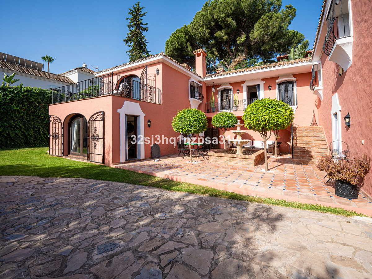 Huis te koop in Nueva Andalucía | 5 slaapkamers H5062681