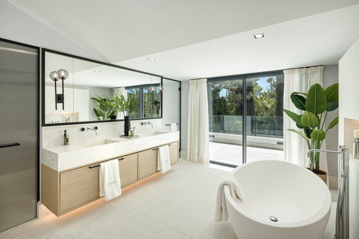 Huis te koop in Las Brisas | 7 slaapkamers H5130388