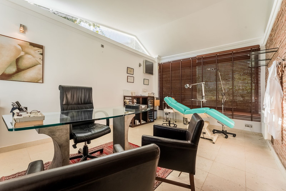 Huis te koop in Las Brisas | 7 slaapkamers H5222131