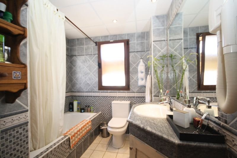 Huis te koop in Las Chapas | 3 slaapkamers H2036289