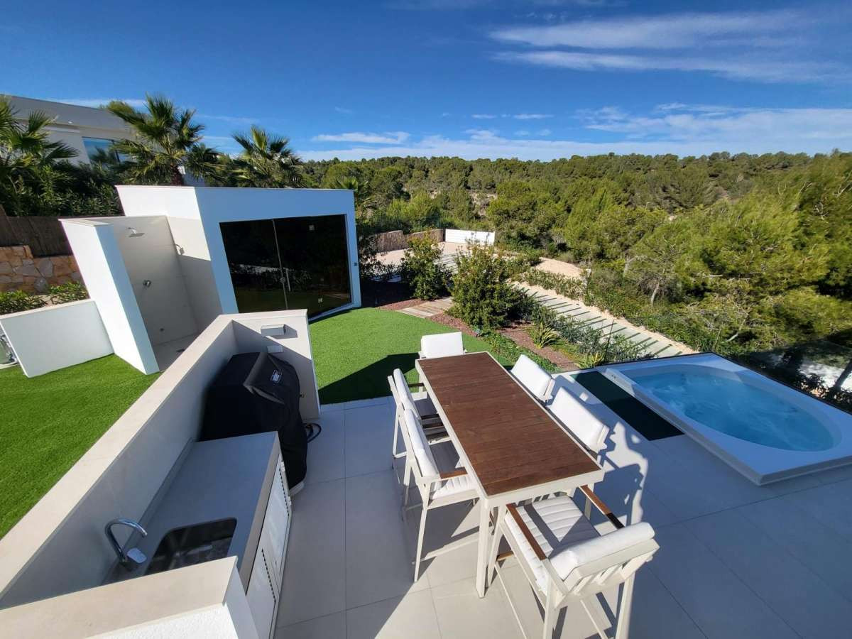 Huis te koop in Las Colinas Golf | 5 slaapkamers H5311219