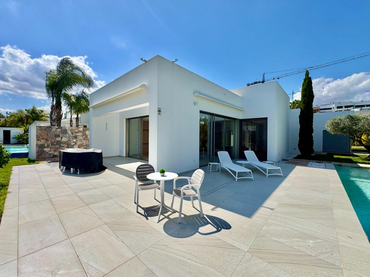 Huis te koop in Las Colinas Golf | 3 slaapkamers H5387539