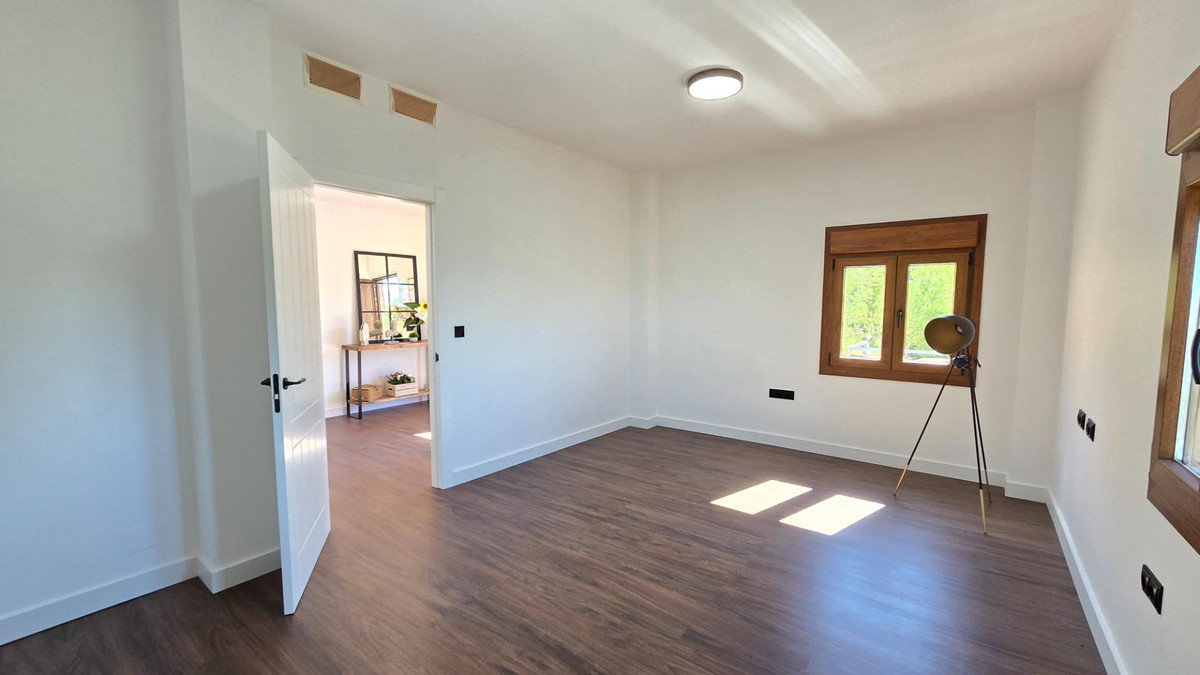 Huis te koop in Limonar | 4 slaapkamers H5245423