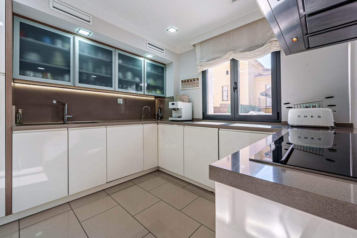 Huis te koop in Limonar | 8 slaapkamers H5293279