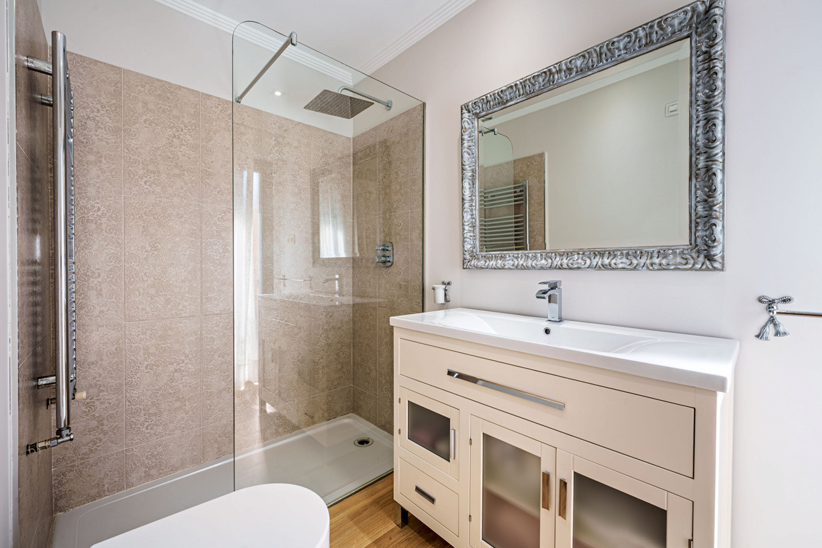 Huis te koop in Limonar | 8 slaapkamers H5293279