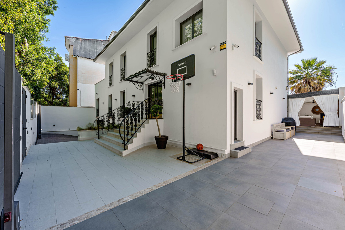 Huis te koop in Limonar | 8 slaapkamers H5293279