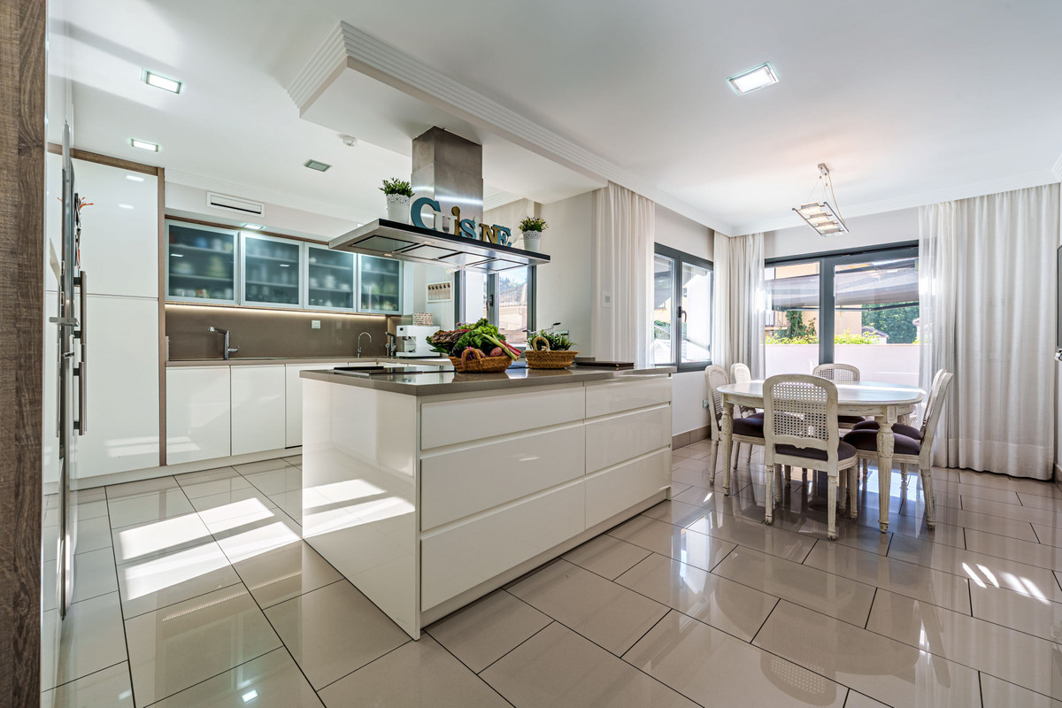 Huis te koop in Limonar | 8 slaapkamers H5293279