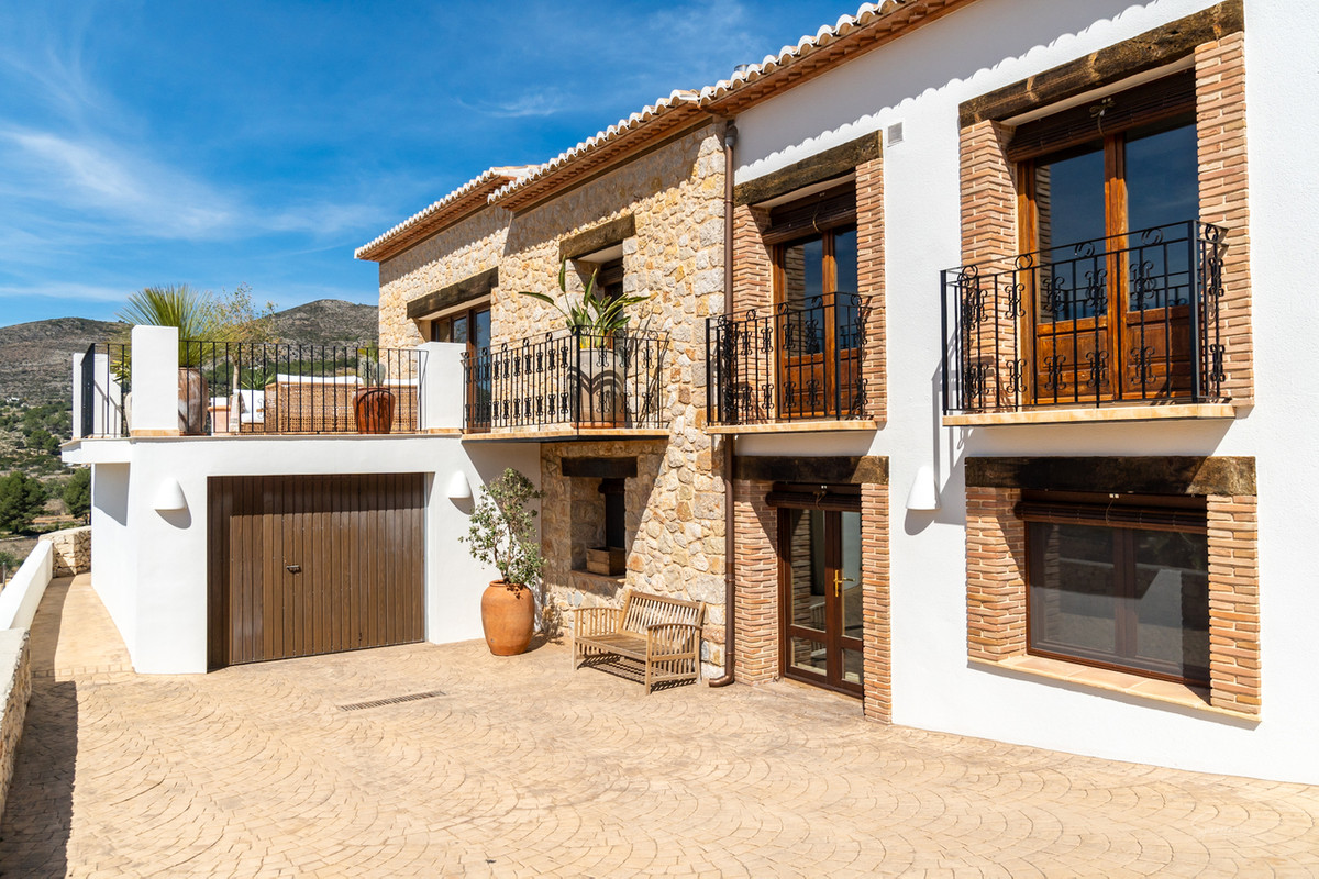 Property main view 40
