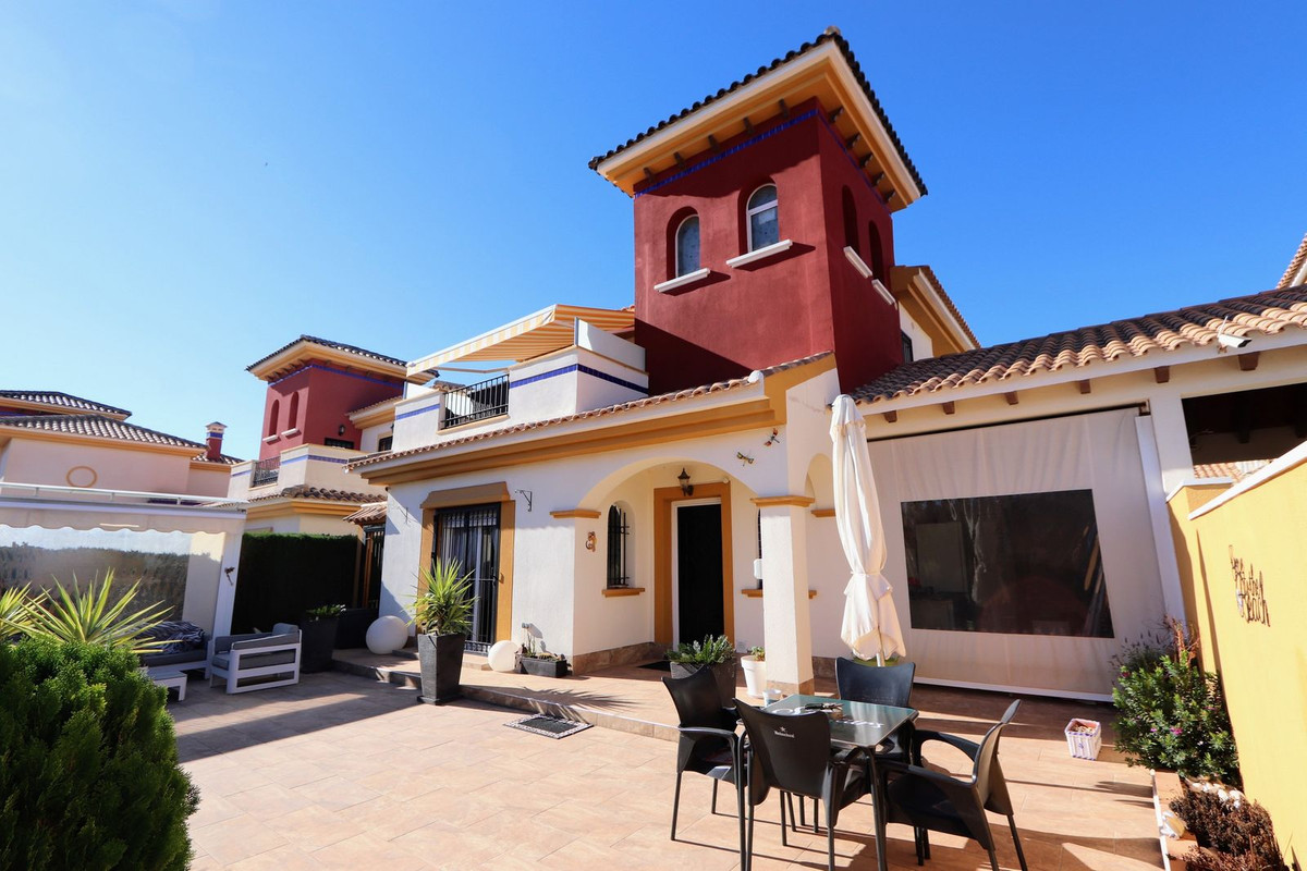 Huis te koop in Lomas de Cabo Roig | 3 slaapkamers H5230354