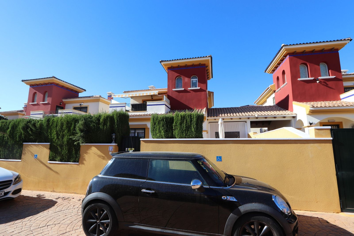 Huis te koop in Lomas de Cabo Roig | 3 slaapkamers H5230354