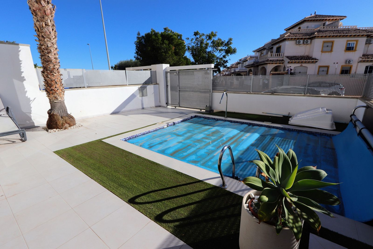 Huis te koop in Lomas de Cabo Roig | 3 slaapkamers H5241847