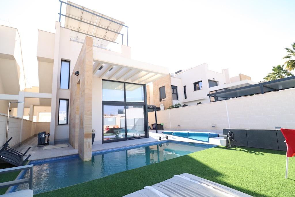 Huis te koop in Lomas de Cabo Roig | 3 slaapkamers H5330062