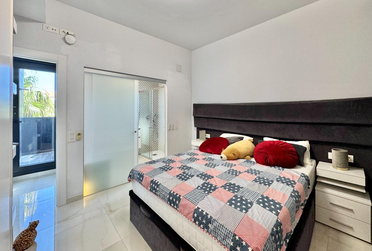 Huis te koop in Lomas de Cabo Roig | 4 slaapkamers H5337553