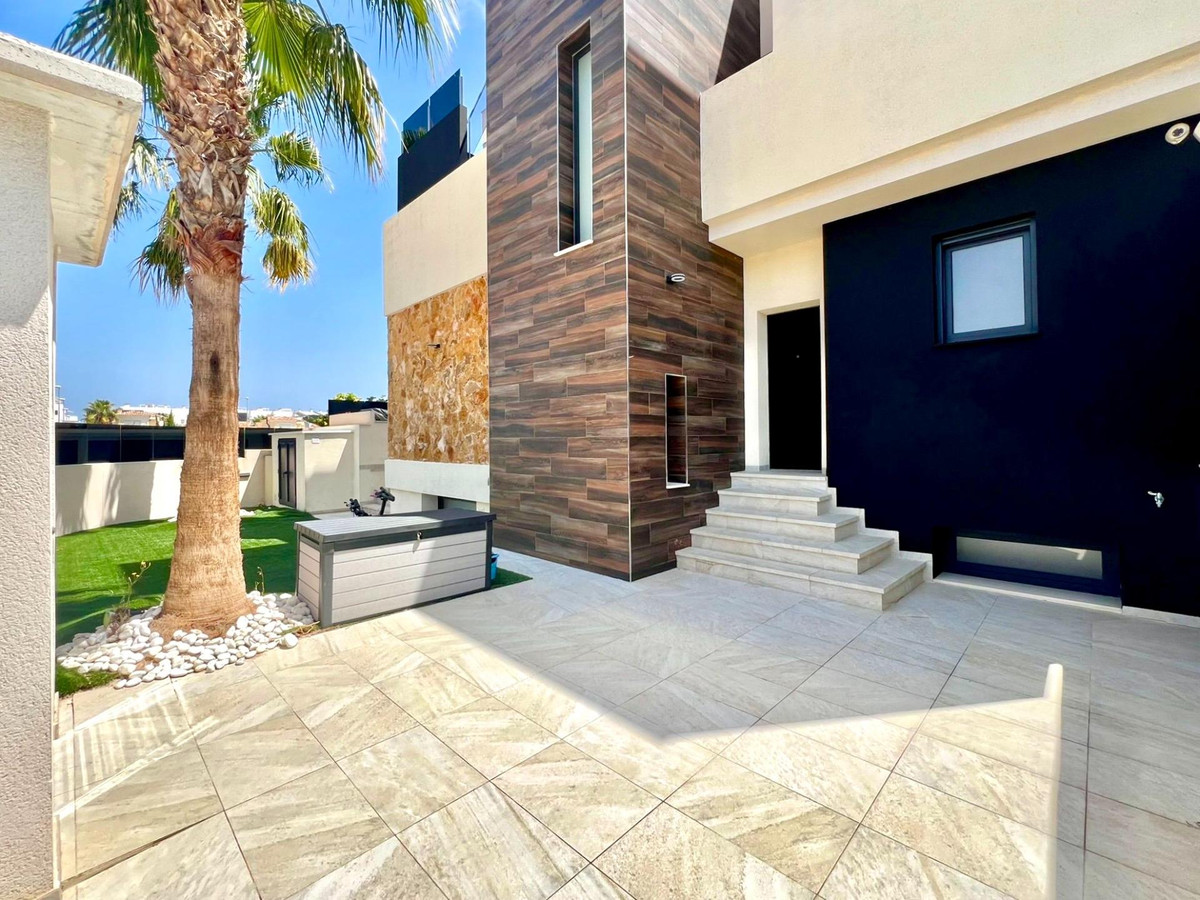 Huis te koop in Lomas de Cabo Roig | 4 slaapkamers H5337553