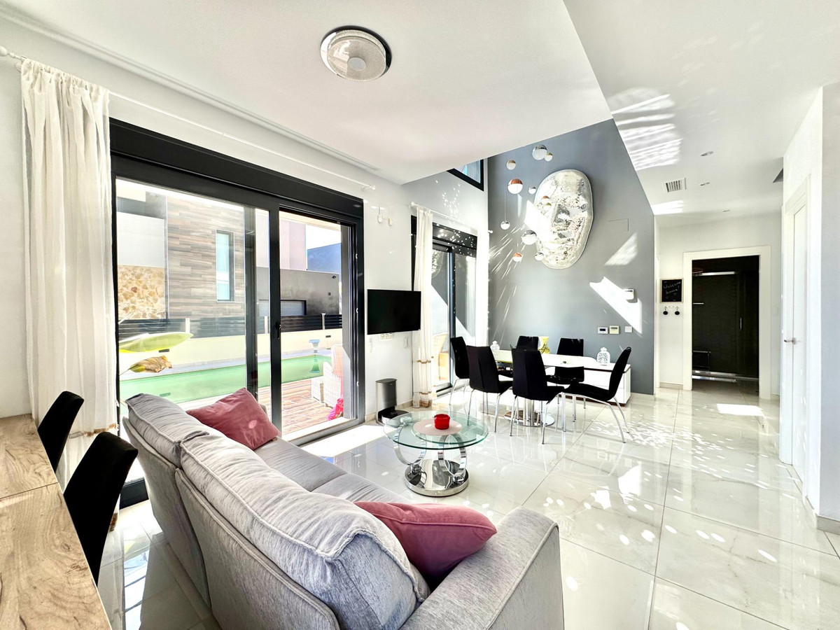 Huis te koop in Lomas de Cabo Roig | 4 slaapkamers H5337553