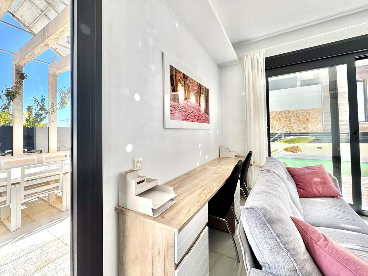 Huis te koop in Lomas de Cabo Roig | 4 slaapkamers H5337553