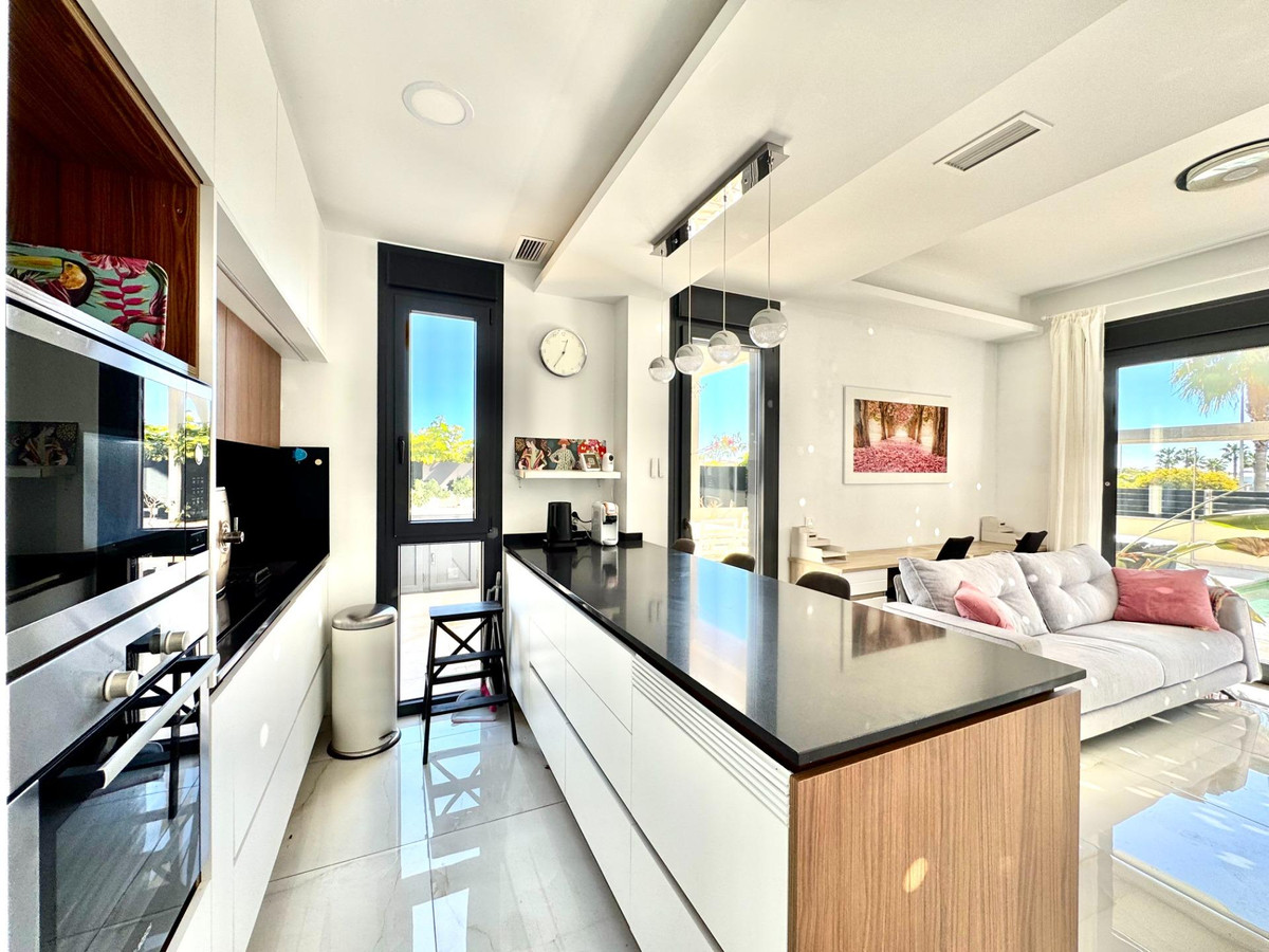 Huis te koop in Lomas de Cabo Roig | 4 slaapkamers H5337553