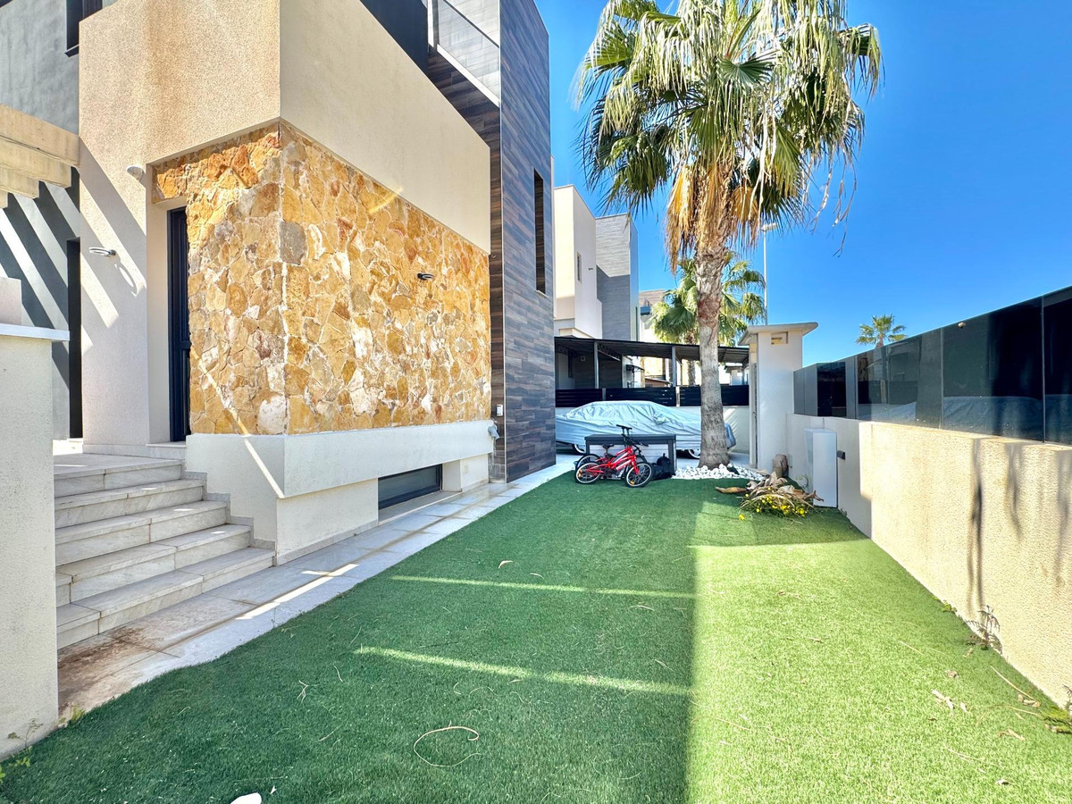 Huis te koop in Lomas de Cabo Roig | 4 slaapkamers H5337553