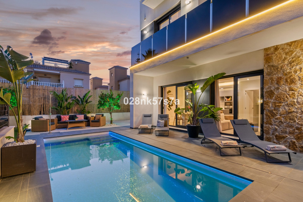 Huis te koop in Lomas De Campoamor | 4 slaapkamers H5242363