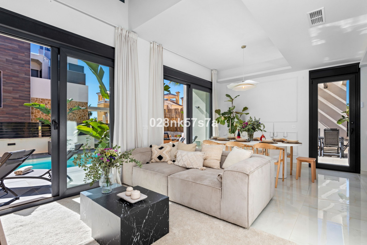 Huis te koop in Lomas De Campoamor | 4 slaapkamers H5242363