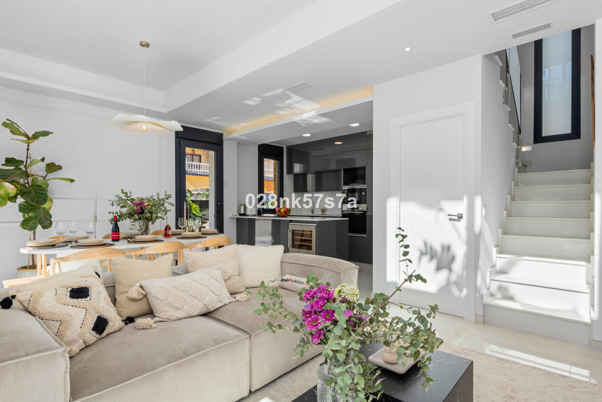 Huis te koop in Lomas De Campoamor | 4 slaapkamers H5242363