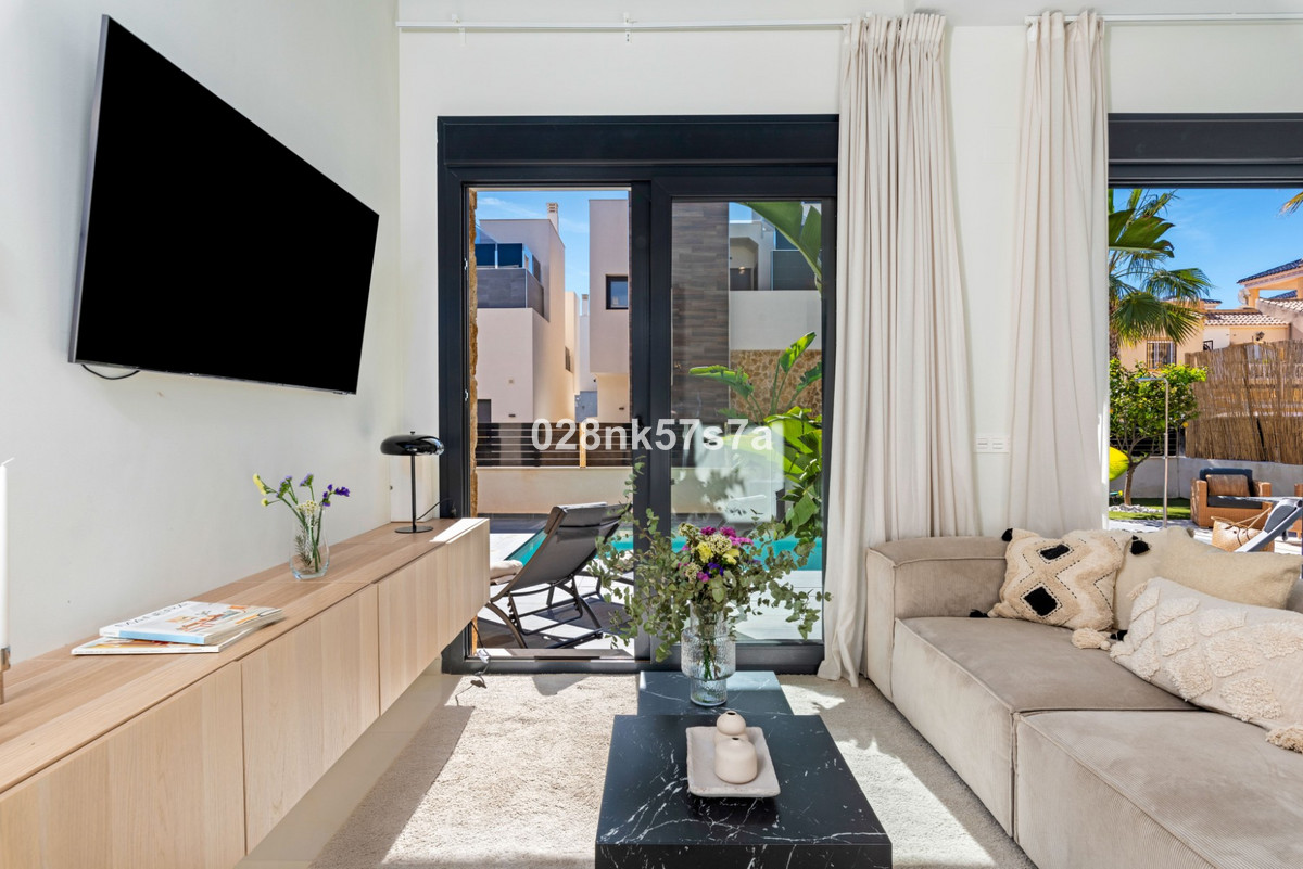 Huis te koop in Lomas De Campoamor | 4 slaapkamers H5242363