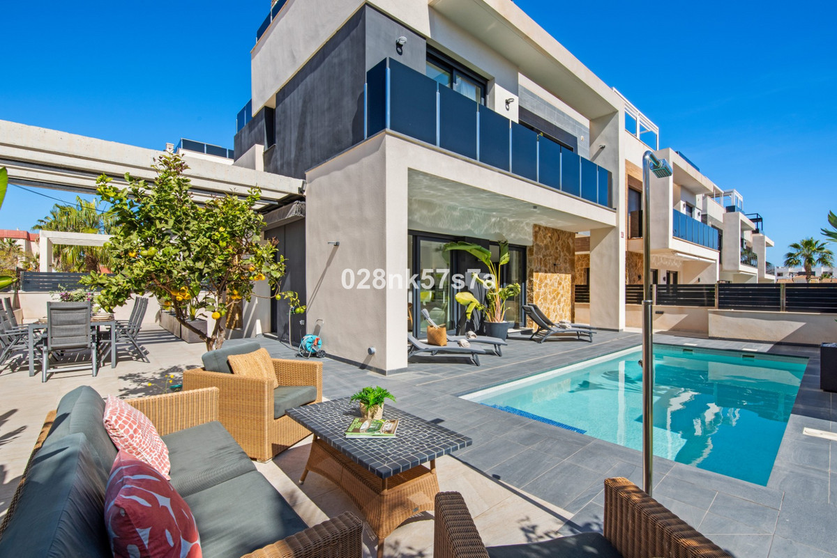 Huis te koop in Lomas De Campoamor | 4 slaapkamers H5242363