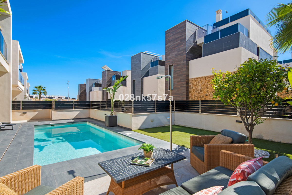 Huis te koop in Lomas De Campoamor | 4 slaapkamers H5242363