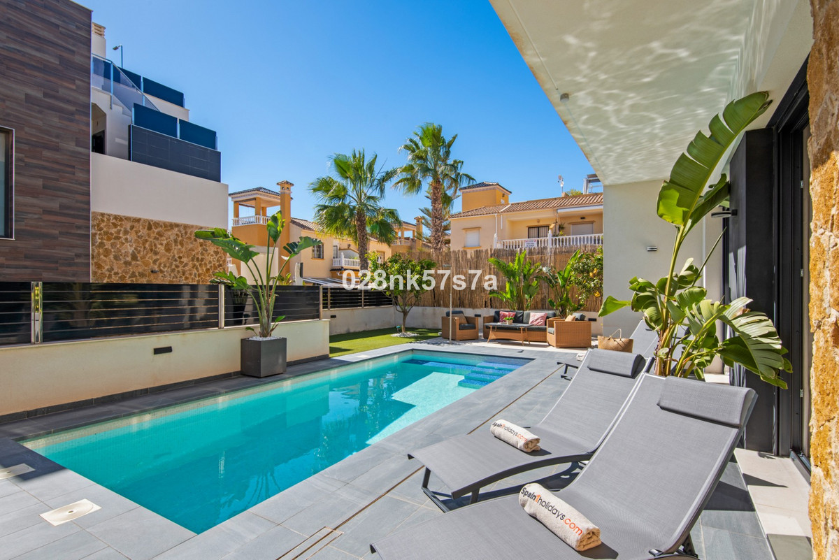 Huis te koop in Lomas De Campoamor | 4 slaapkamers H5242363