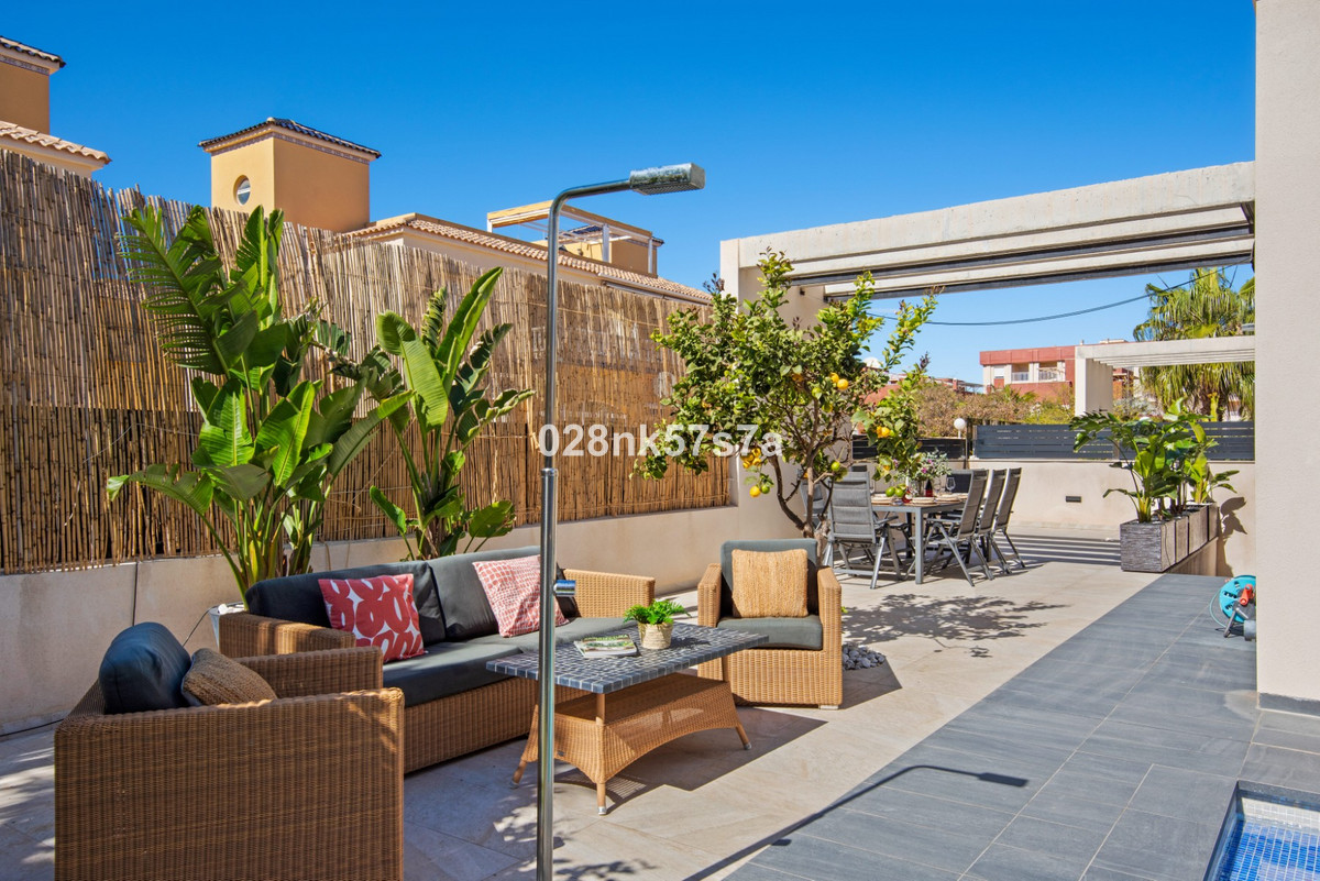 Huis te koop in Lomas De Campoamor | 4 slaapkamers H5242363