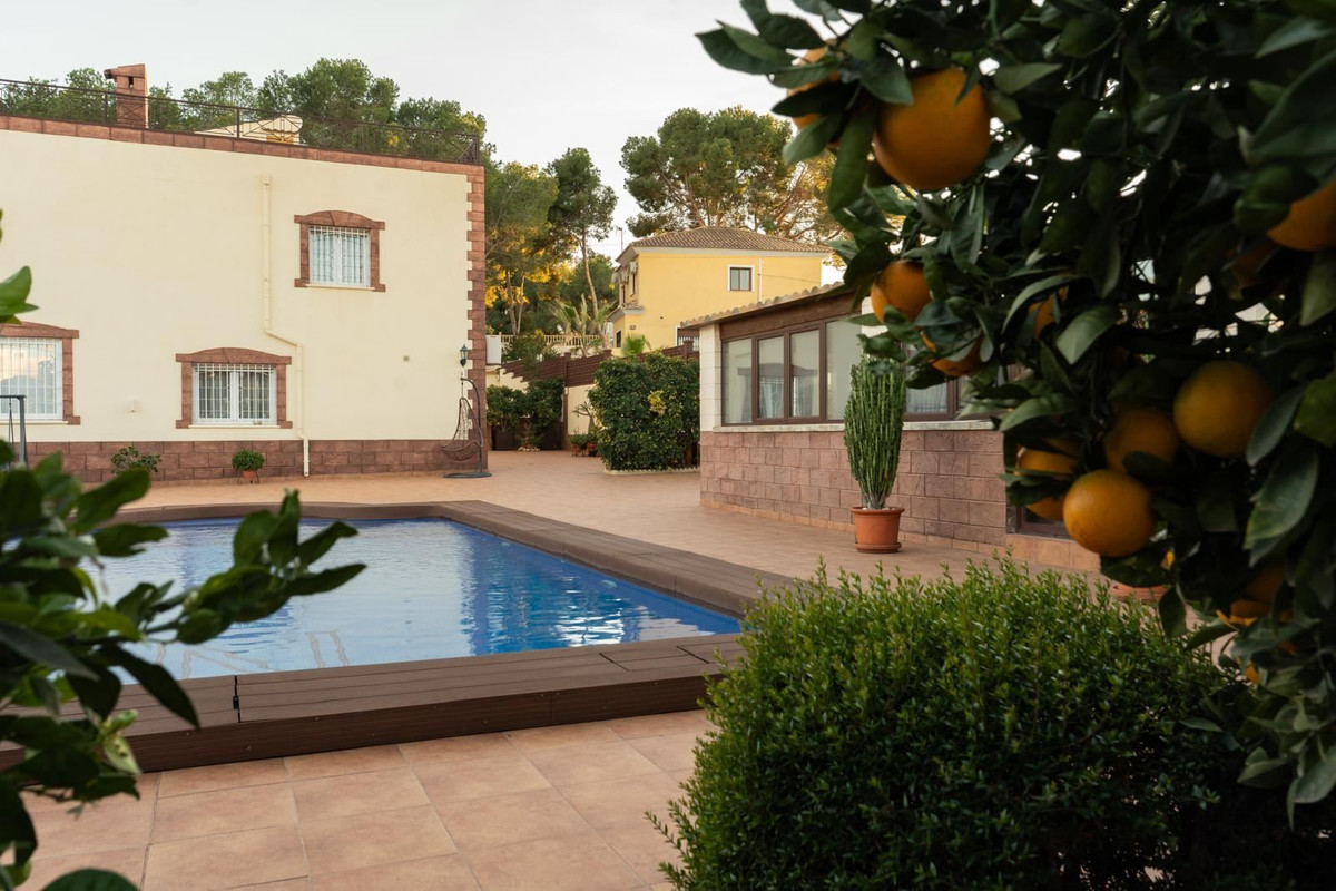 Huis te koop in Los Altos | 7 slaapkamers H5390140