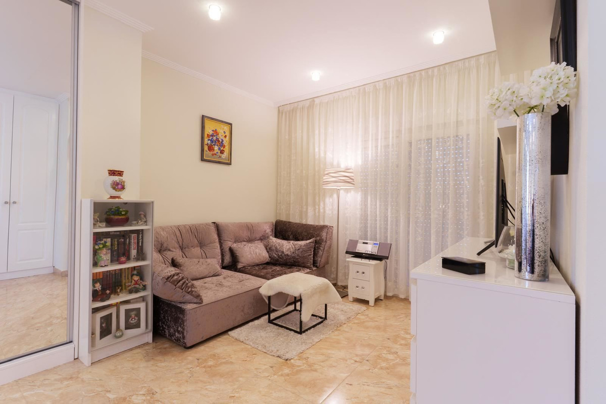 Huis te koop in Los Altos | 7 slaapkamers H5390140