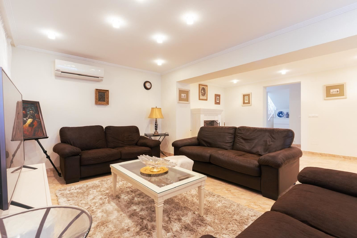 Huis te koop in Los Altos | 7 slaapkamers H5390140