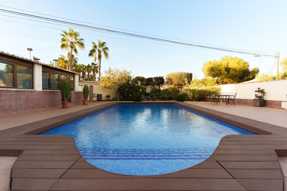 Huis te koop in Los Altos | 7 slaapkamers H5390140