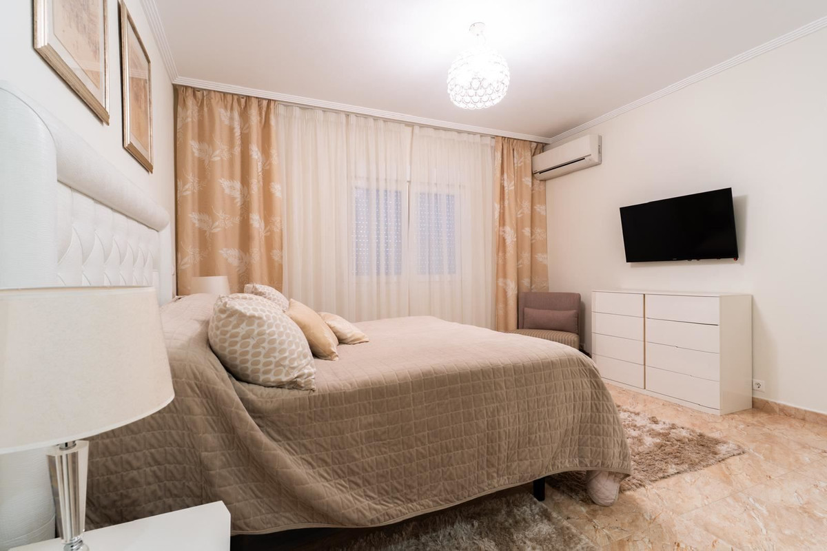Huis te koop in Los Altos | 7 slaapkamers H5390140