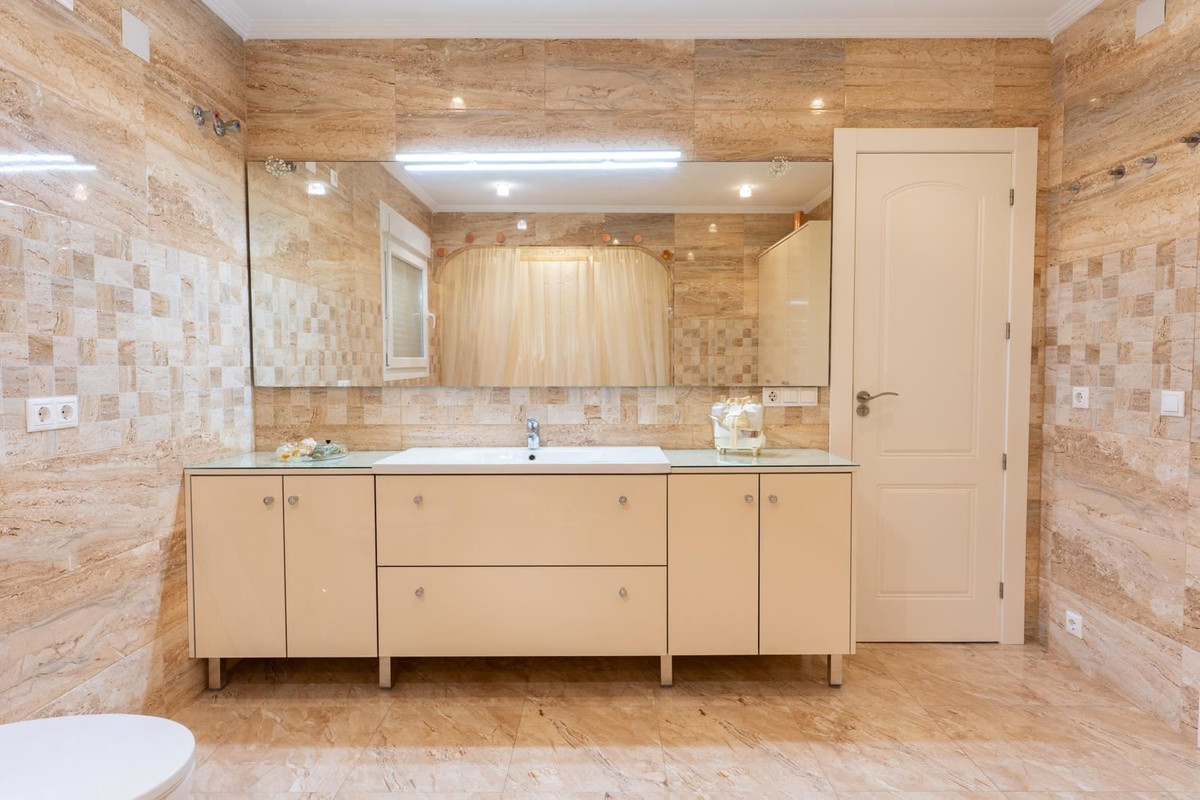 Huis te koop in Los Altos | 7 slaapkamers H5390140