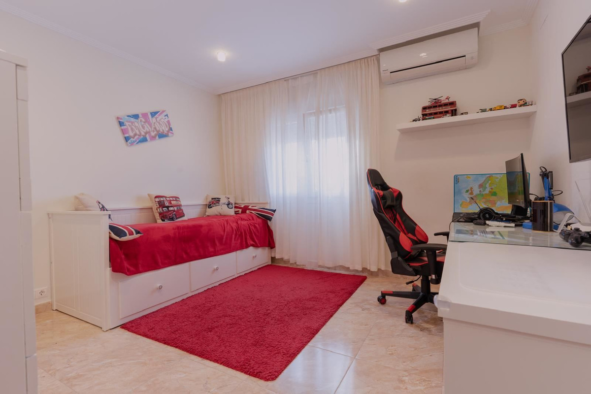 Huis te koop in Los Altos | 7 slaapkamers H5390140