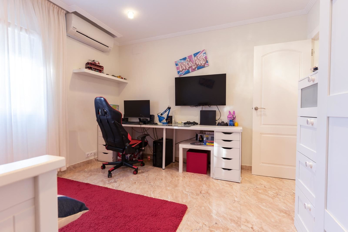 Huis te koop in Los Altos | 7 slaapkamers H5390140