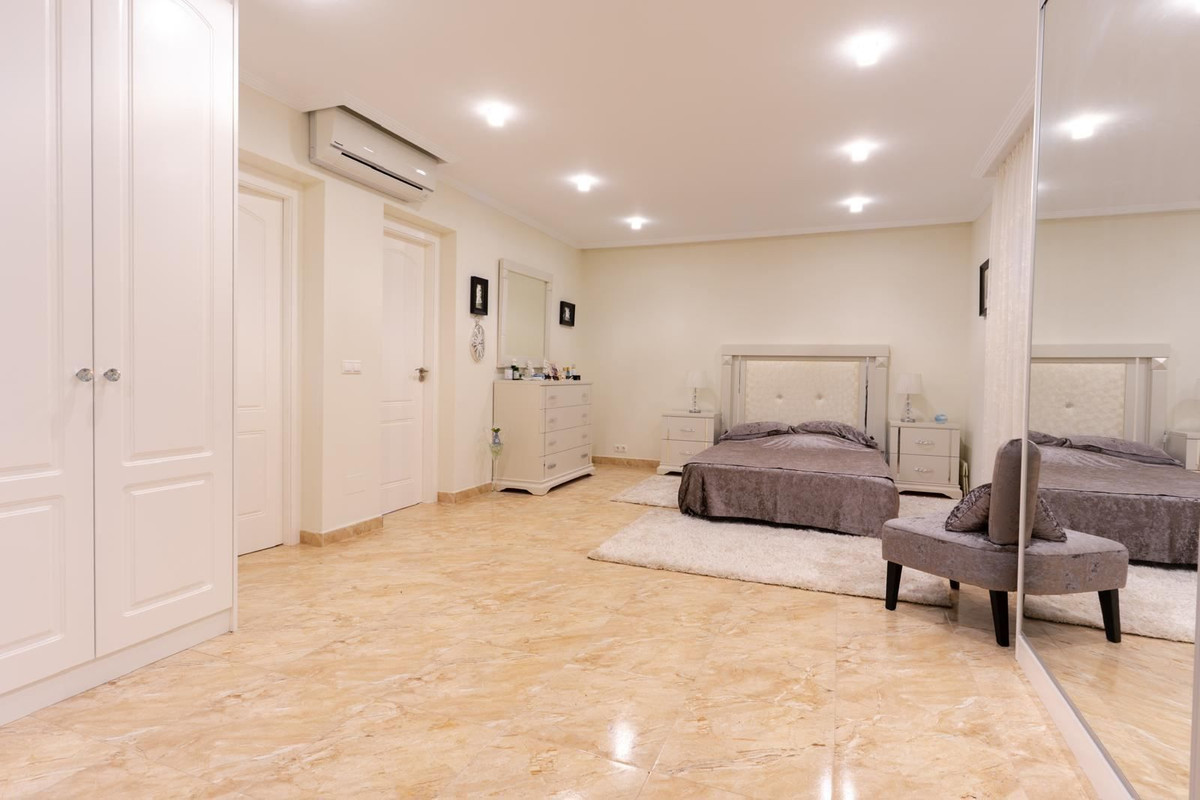 Huis te koop in Los Altos | 7 slaapkamers H5390140
