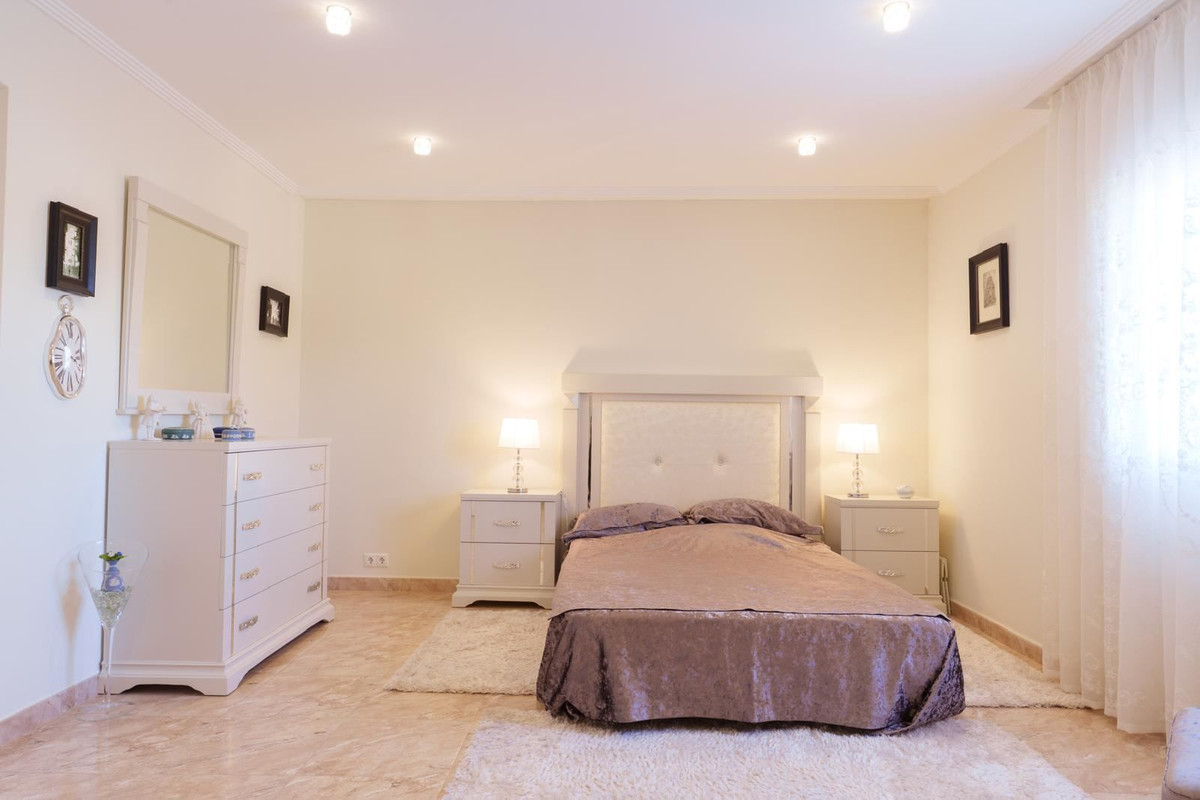 Huis te koop in Los Altos | 7 slaapkamers H5390140