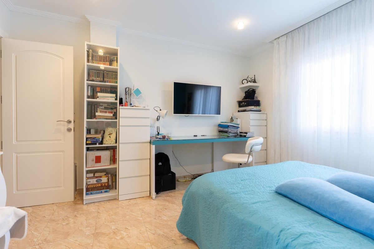 Huis te koop in Los Altos | 7 slaapkamers H5390140