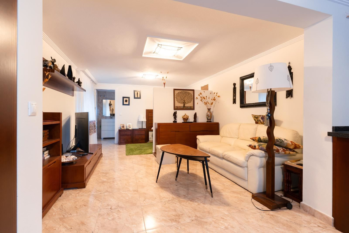 Huis te koop in Los Altos | 7 slaapkamers H5390140