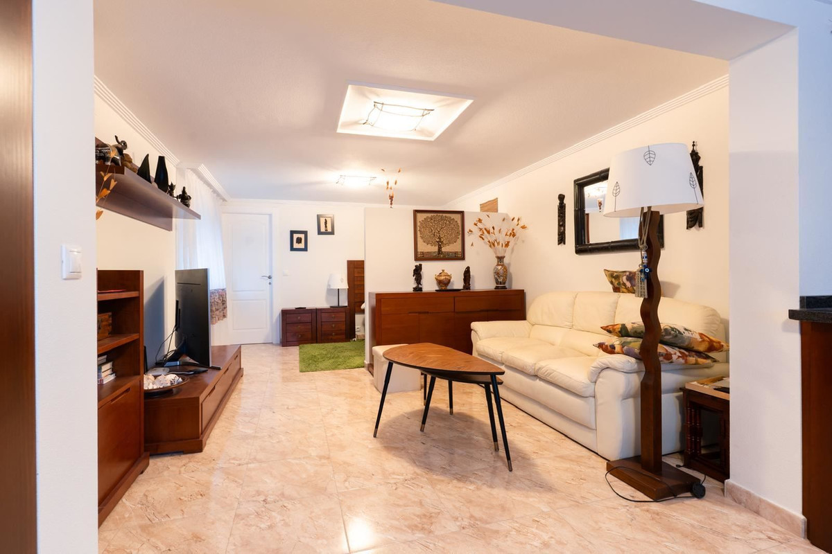 Huis te koop in Los Altos | 7 slaapkamers H5390140