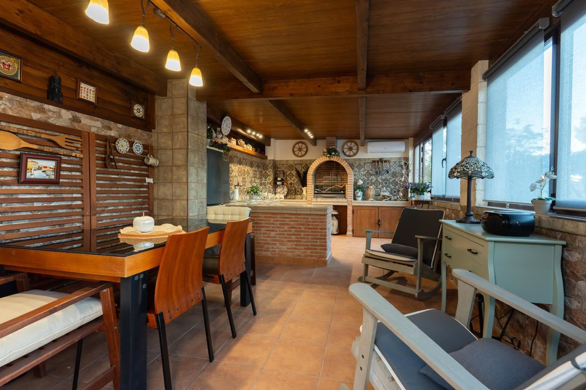 Huis te koop in Los Altos | 7 slaapkamers H5390140