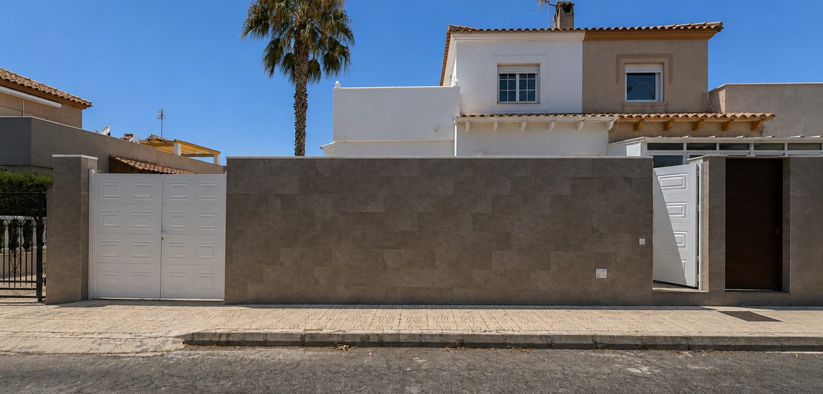 Huis te koop in Los Altos | 3 slaapkamers H5435668