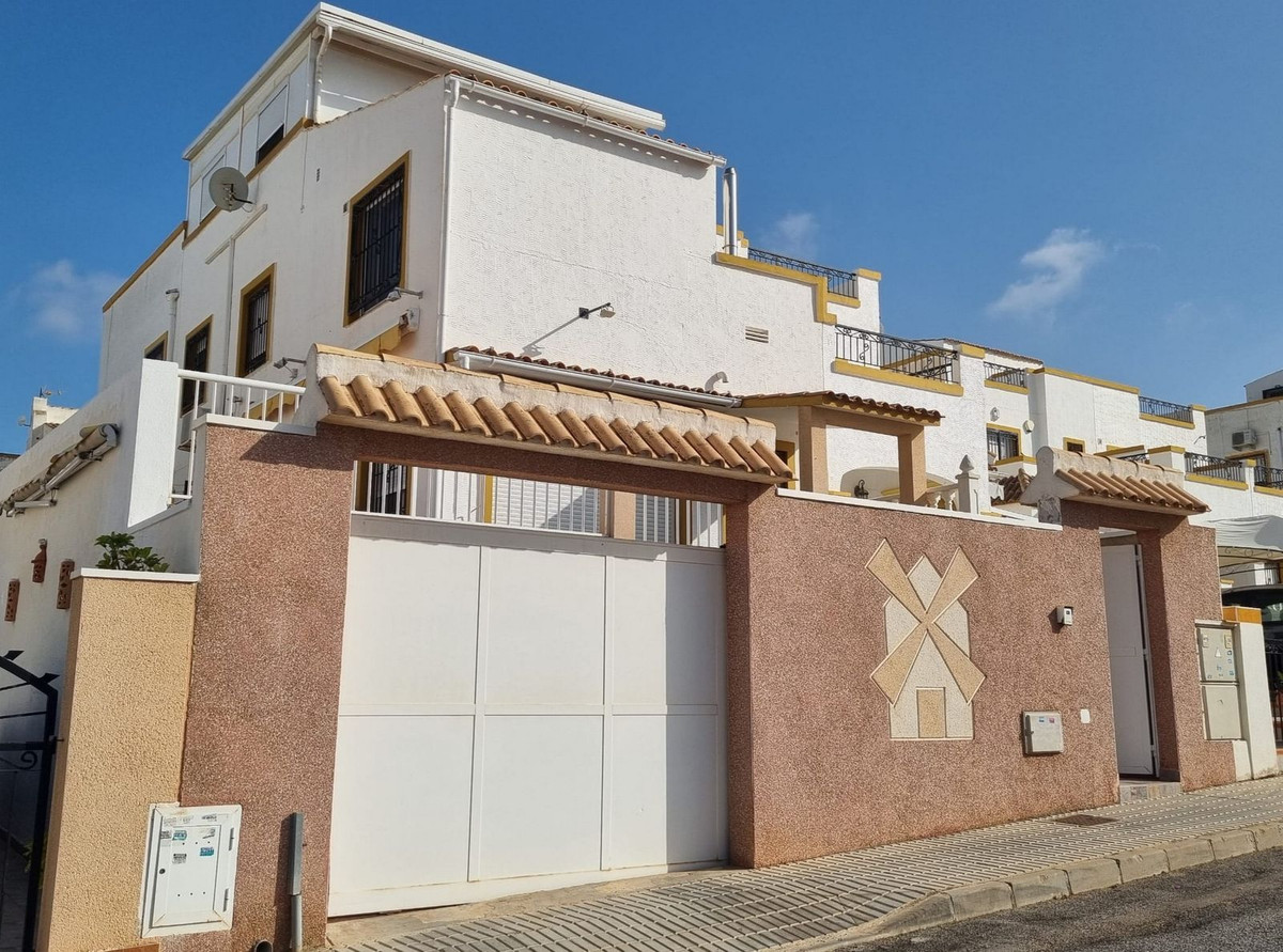 Huis te koop in Los Altos | 6 slaapkamers H5444173