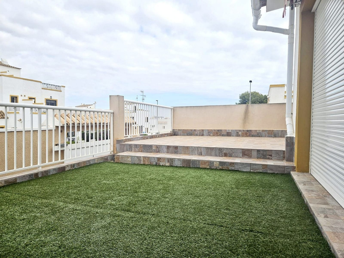 Huis te koop in Los Altos | 6 slaapkamers H5444173