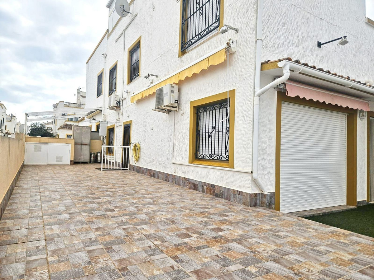 Huis te koop in Los Altos | 6 slaapkamers H5444173