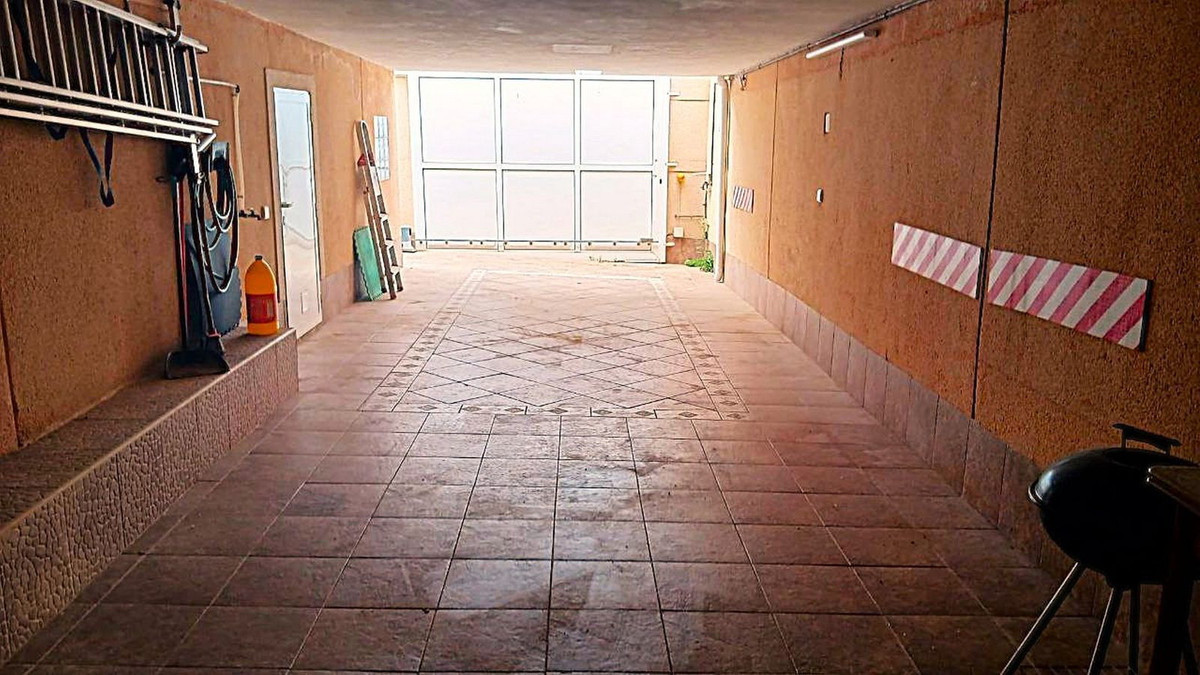Huis te koop in Los Altos | 6 slaapkamers H5444173