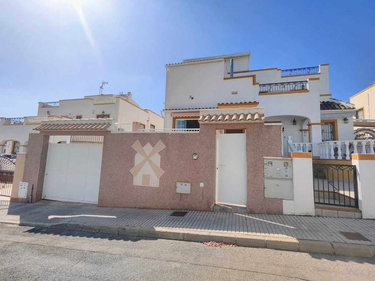 Huis te koop in Los Altos | 6 slaapkamers H5444173